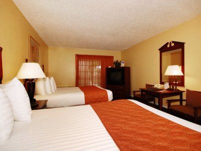 Red Roof & Hotel 3*